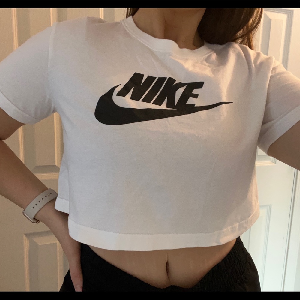 Oversized Nike Cropped Workout T-shirt size Small